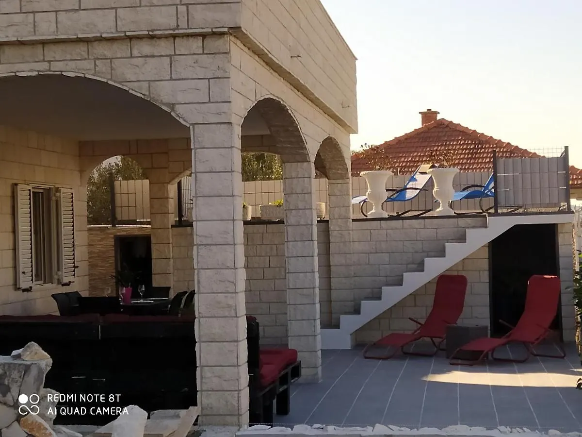 Villa Sandrina Donji Okrug  Croatia